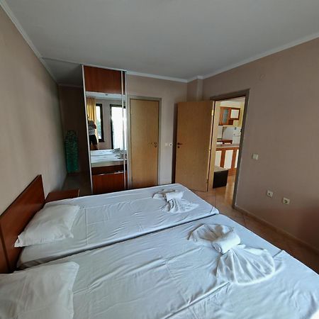 Marina Delfin Apartments - Top Location & Pet Friendly Sveti Vlas Luaran gambar