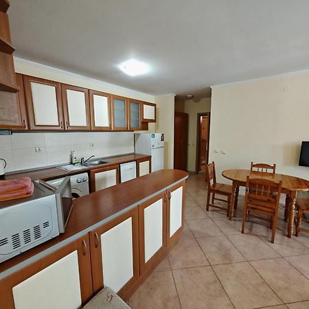 Marina Delfin Apartments - Top Location & Pet Friendly Sveti Vlas Luaran gambar