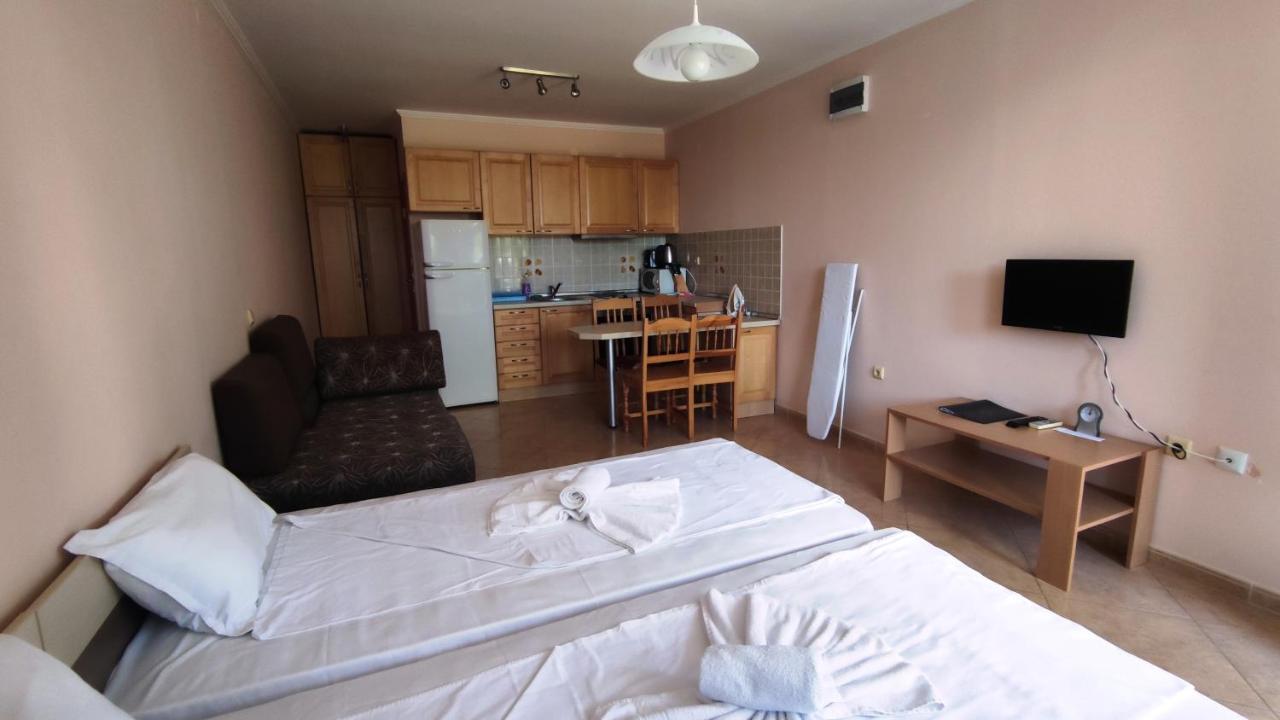 Marina Delfin Apartments - Top Location & Pet Friendly Sveti Vlas Luaran gambar