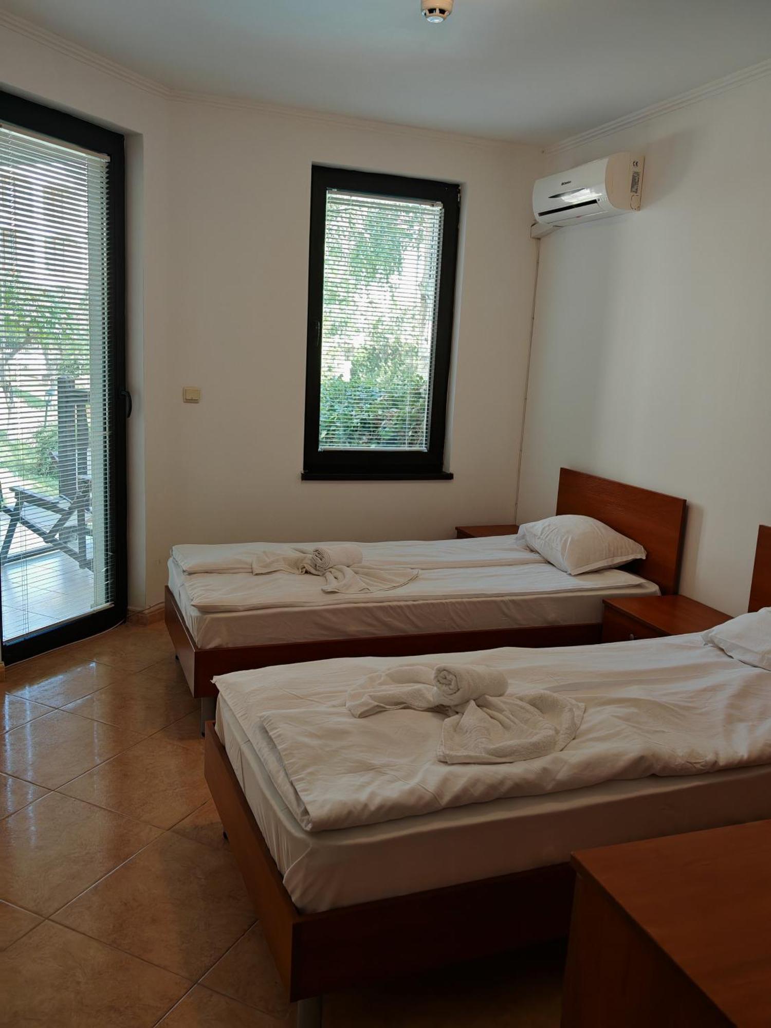 Marina Delfin Apartments - Top Location & Pet Friendly Sveti Vlas Luaran gambar