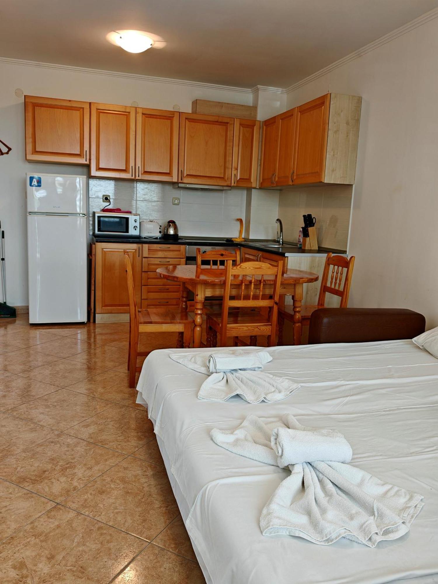 Marina Delfin Apartments - Top Location & Pet Friendly Sveti Vlas Luaran gambar